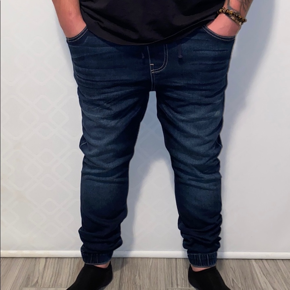 Dark blue joggers jeans